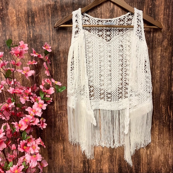 Tops - 5 for $25 Sale 🎈 White Crochet Fringe Vest Medium